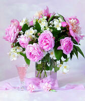 Без бренда «Нежный букетик с розами и настойка» в Костроме в интернет-магазине Без бренда «Нежный букетик с розами и настойка» в Костроме