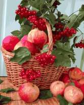 Без бренда «Плетёная корзина с калиной и яблоками» в Костроме