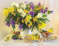 Без бренда «Букет из мимозы и колокольчиков в вазе» в Костроме